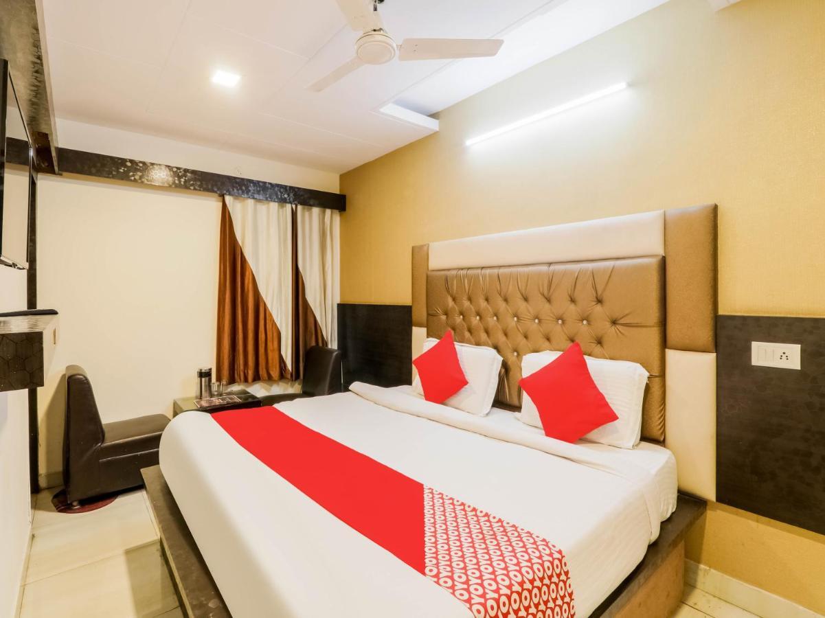 Oyo 79765 Hotel Samrat Лакхнау Экстерьер фото