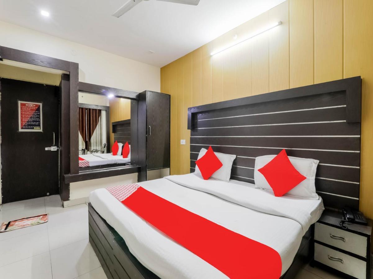 Oyo 79765 Hotel Samrat Лакхнау Экстерьер фото