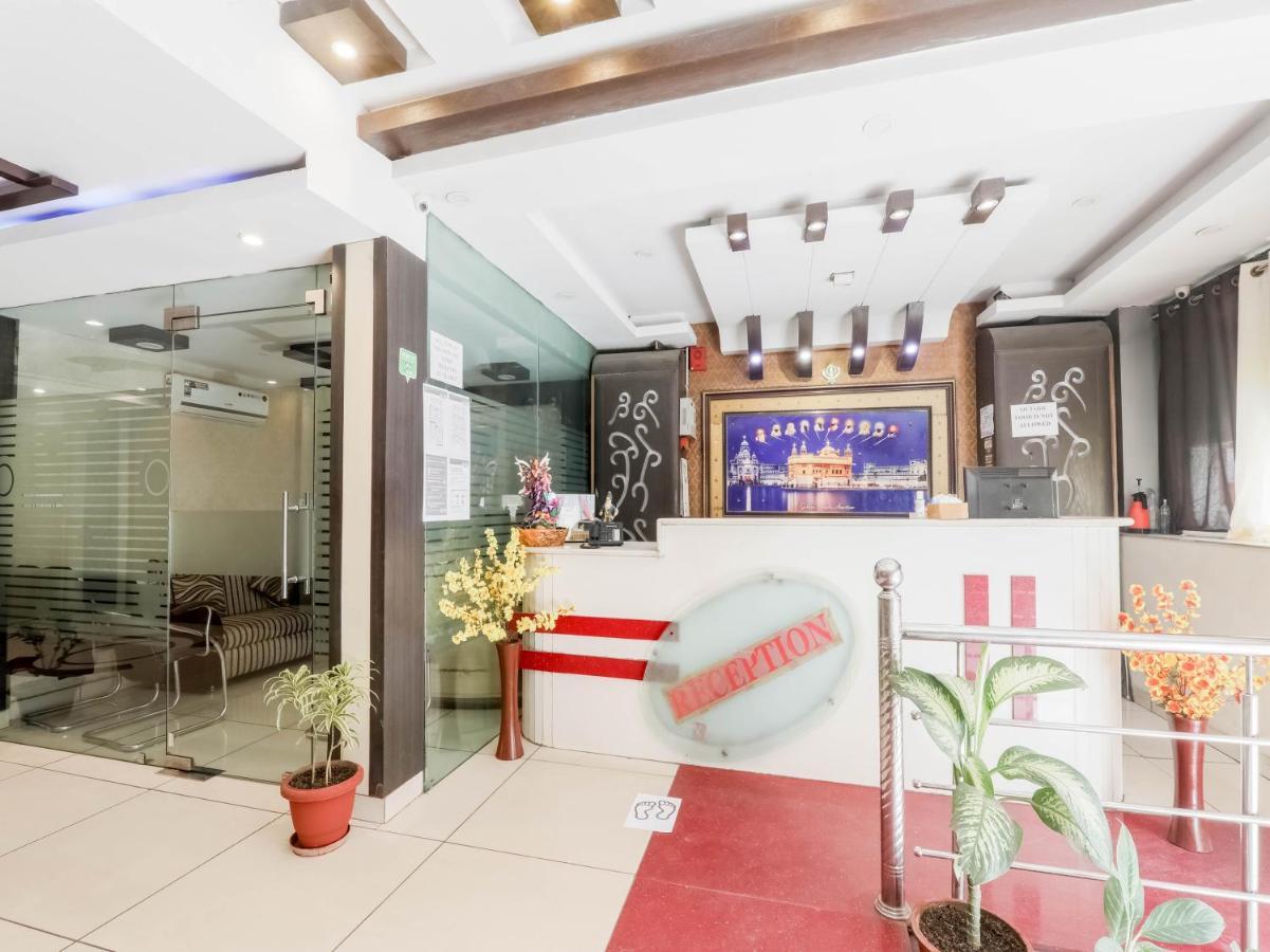 Oyo 79765 Hotel Samrat Лакхнау Экстерьер фото